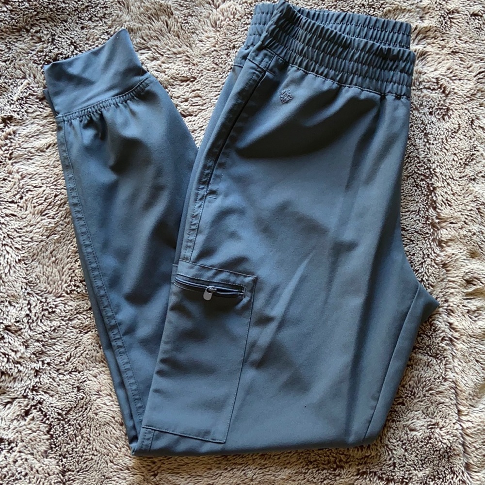 Scrub Joggers Med Couture